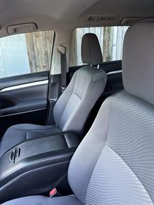 2017 Toyota Highlander - Thumbnail
