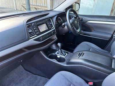 2017 Toyota Highlander - Thumbnail