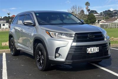 2017 Toyota Highlander - Thumbnail