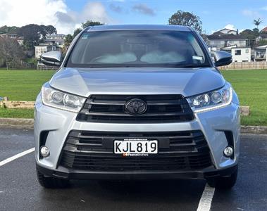 2017 Toyota Highlander - Thumbnail