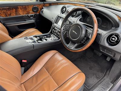 2016 Jaguar XJ - Thumbnail