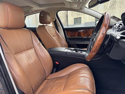 2016 Jaguar XJ - Thumbnail