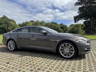 2016 Jaguar XJ - Thumbnail