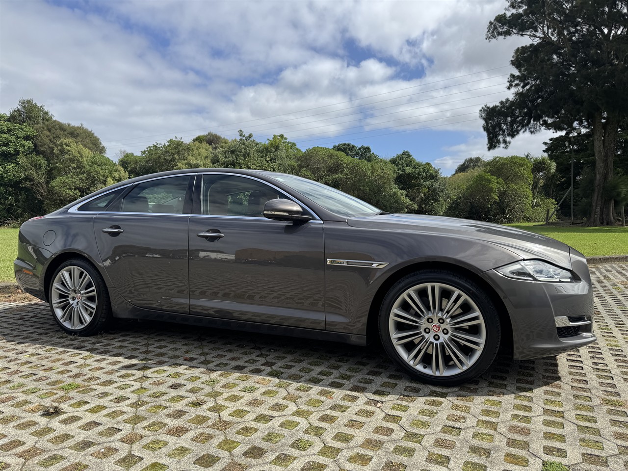 2016 Jaguar XJ