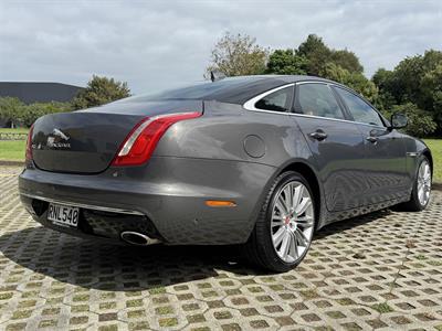 2016 Jaguar XJ - Thumbnail