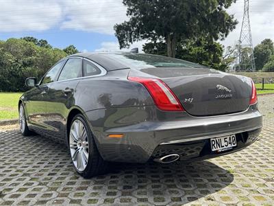 2016 Jaguar XJ - Thumbnail