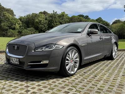 2016 Jaguar XJ - Thumbnail