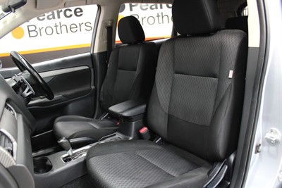 2013 Mitsubishi Outlander - Thumbnail