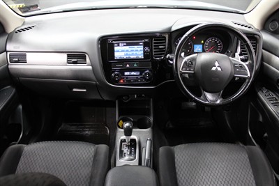 2013 Mitsubishi Outlander - Thumbnail