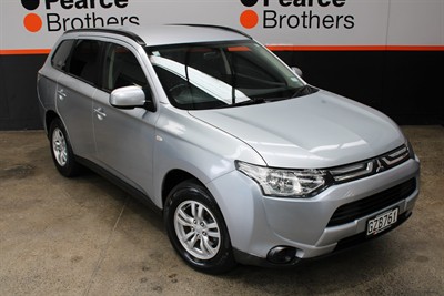2013 Mitsubishi Outlander - Thumbnail