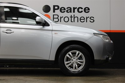 2013 Mitsubishi Outlander - Thumbnail