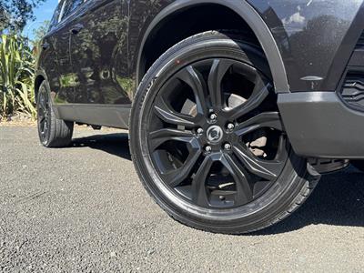 2017 Ssangyong Rexton - Thumbnail