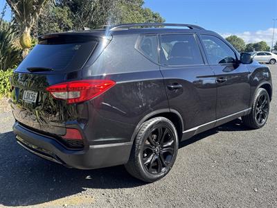 2017 Ssangyong Rexton - Thumbnail