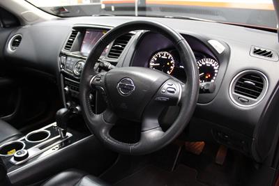 2017 Nissan Pathfinder - Thumbnail