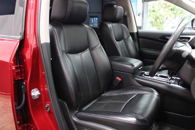 2017 Nissan Pathfinder - Thumbnail