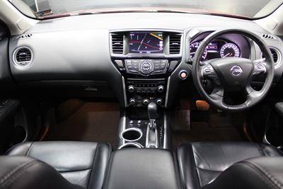 2017 Nissan Pathfinder - Thumbnail