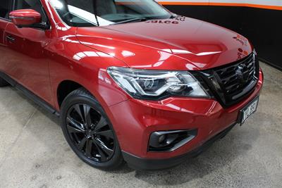 2017 Nissan Pathfinder - Thumbnail