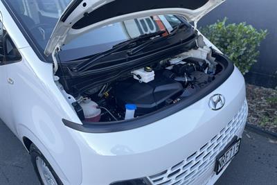 2021 Hyundai Staria - Thumbnail