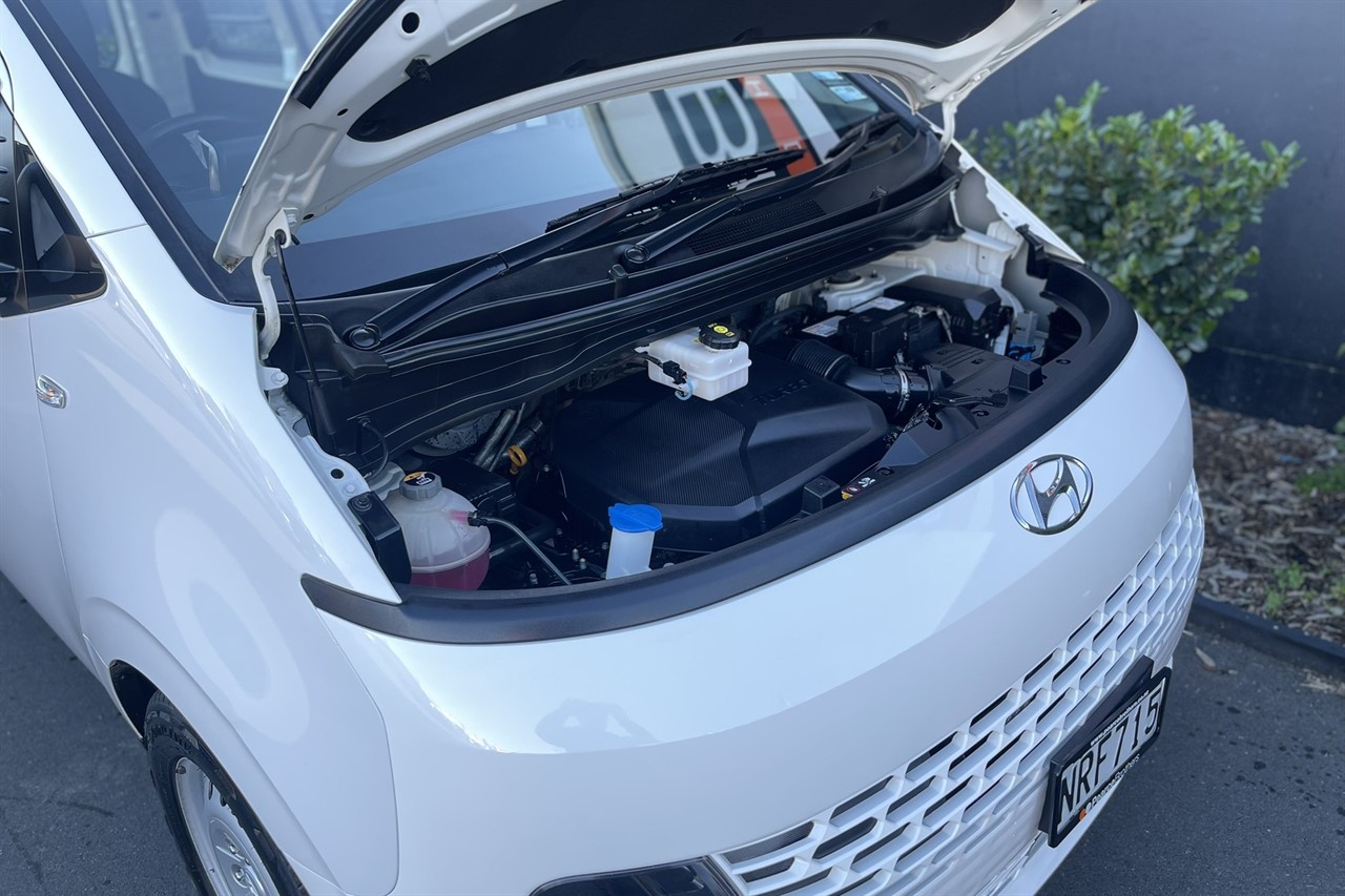 2021 Hyundai Staria