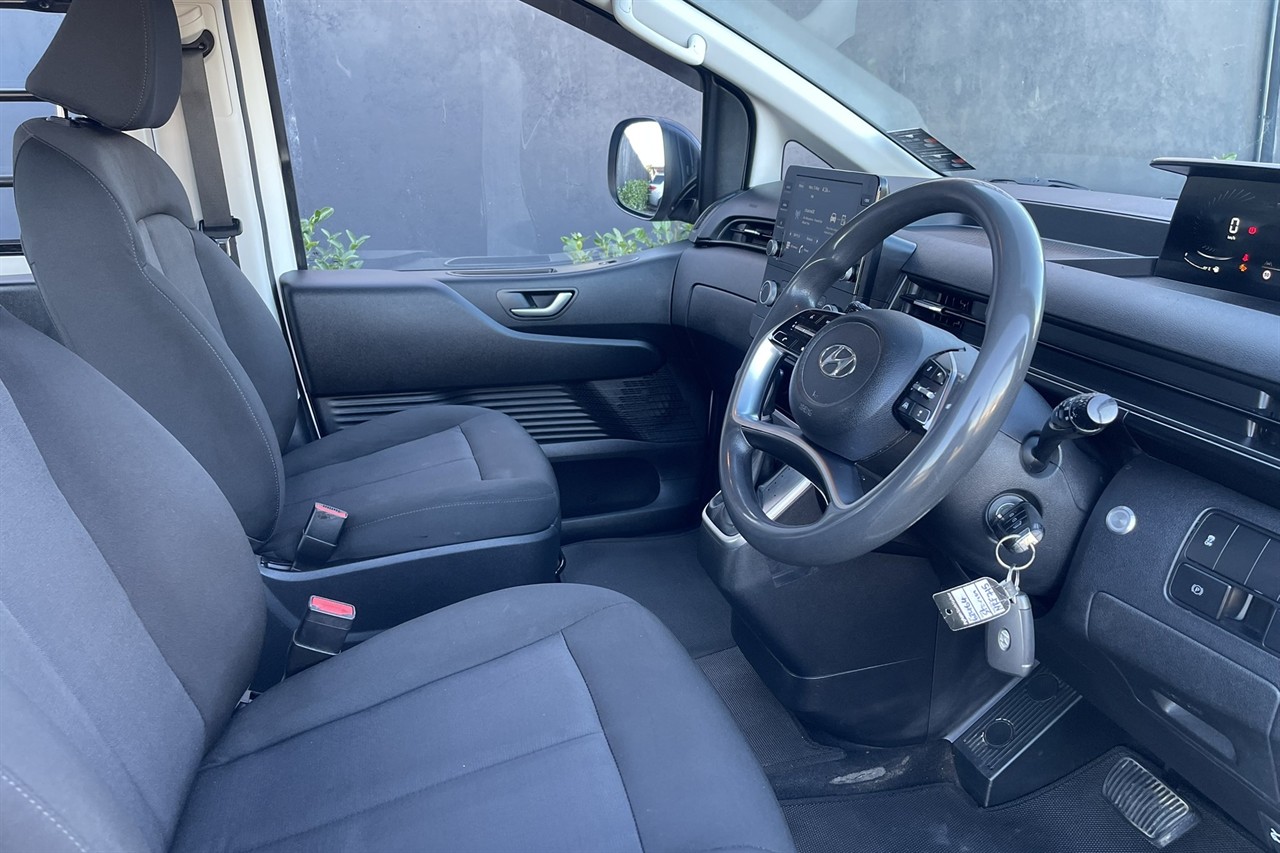 2021 Hyundai Staria