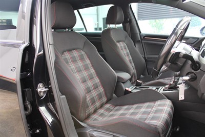 2016 Volkswagen GOLF - Thumbnail