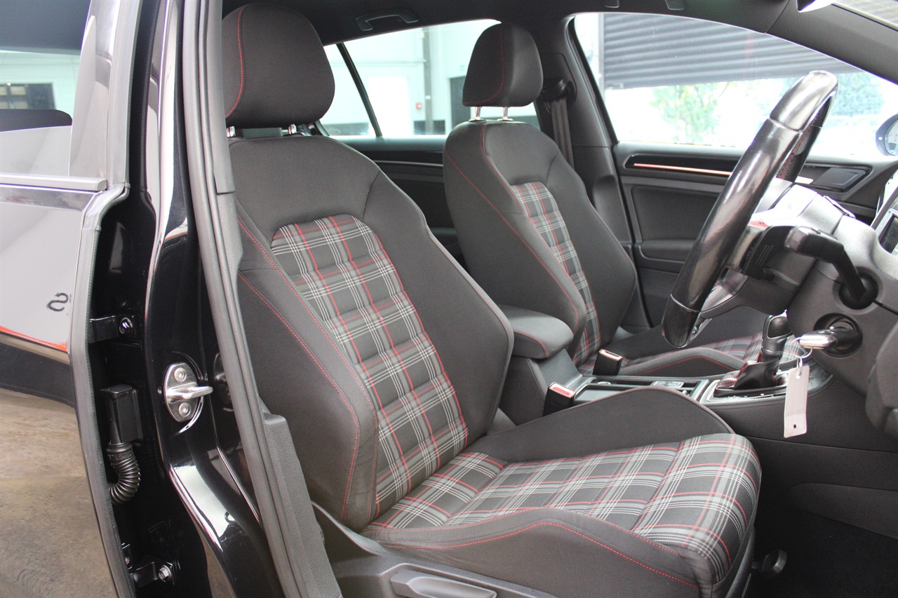 2016 Volkswagen GOLF