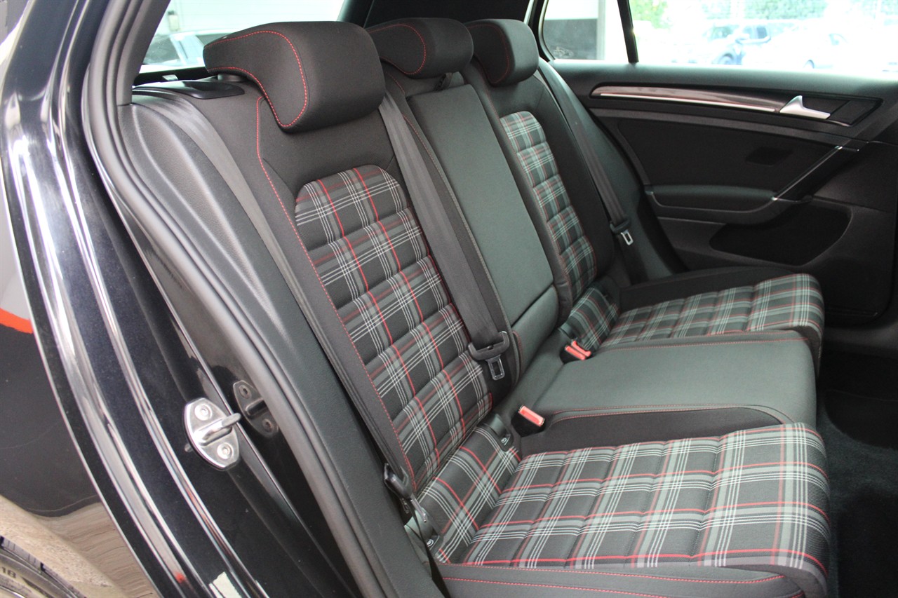 2016 Volkswagen GOLF