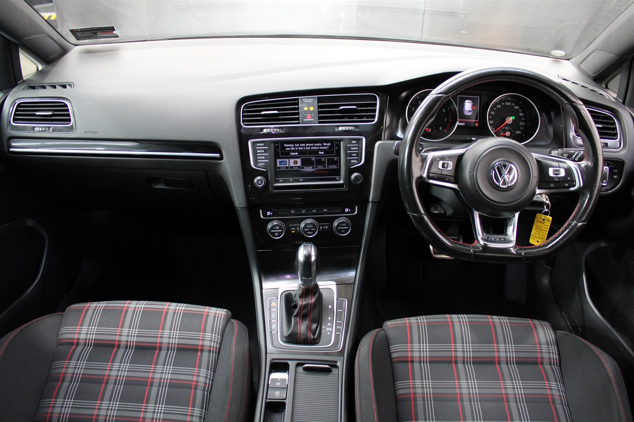 2016 Volkswagen GOLF
