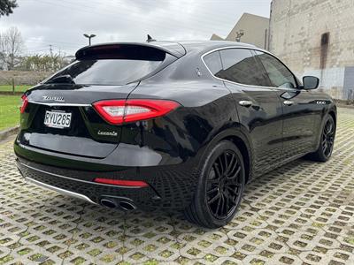 2018 Maserati Levante - Thumbnail