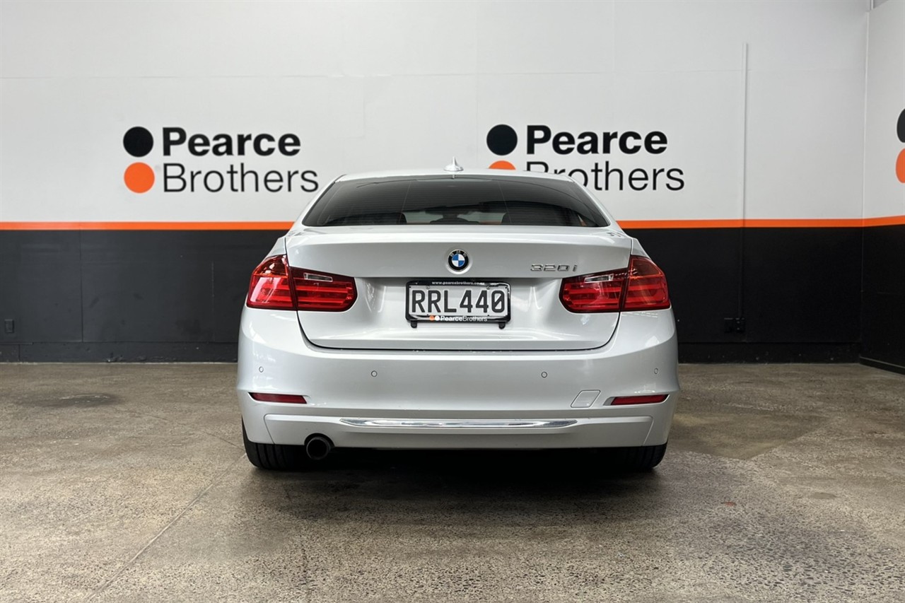 2012 BMW 320I