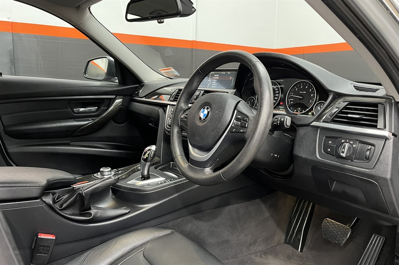 2012 BMW 320I