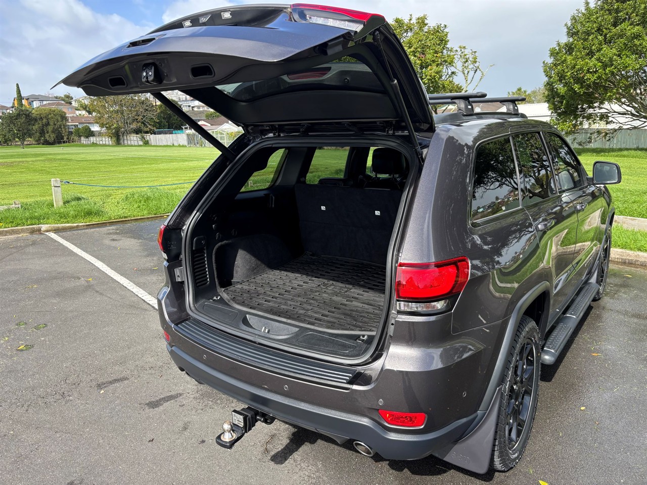 2020 Jeep GRAND CHEROKEE