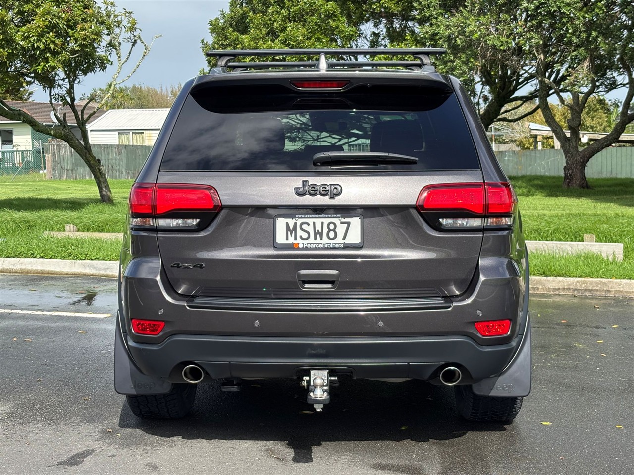 2020 Jeep GRAND CHEROKEE