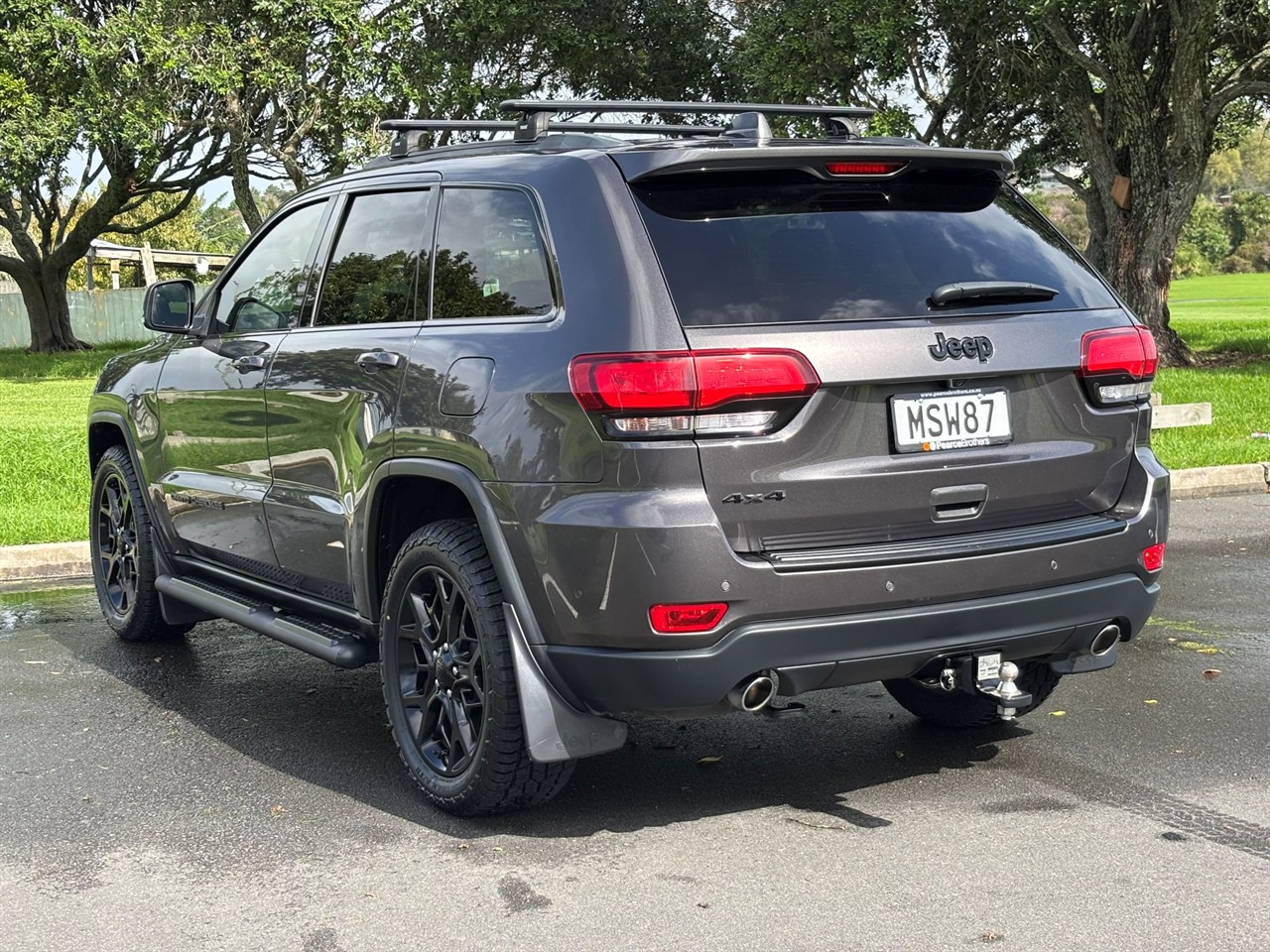 2020 Jeep GRAND CHEROKEE