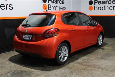 2016 Peugeot 208 - Thumbnail