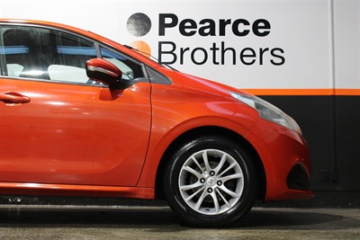 2016 Peugeot 208 - Thumbnail