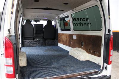 2018 Toyota Hiace - Thumbnail