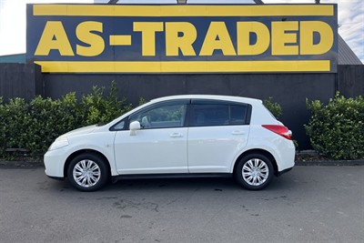 2011 Nissan Tiida - Thumbnail