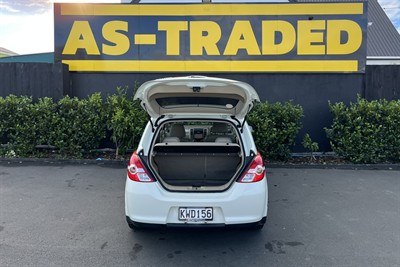 2011 Nissan Tiida - Thumbnail