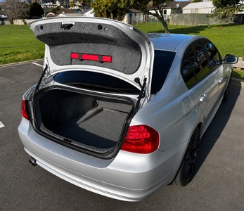 2010 BMW 320i - Thumbnail