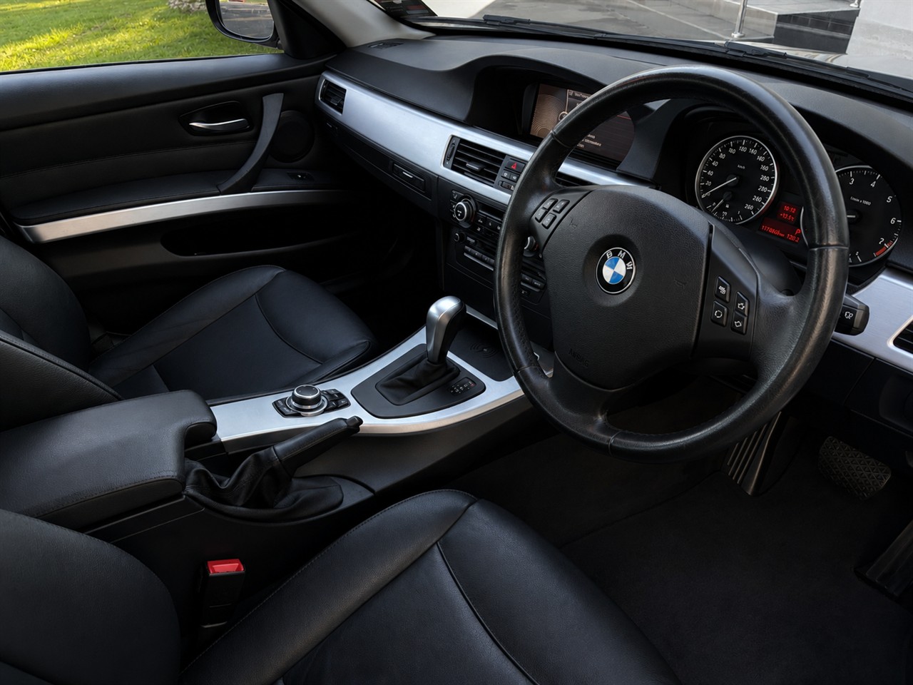 2010 BMW 320i