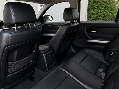 2010 BMW 320i - Thumbnail