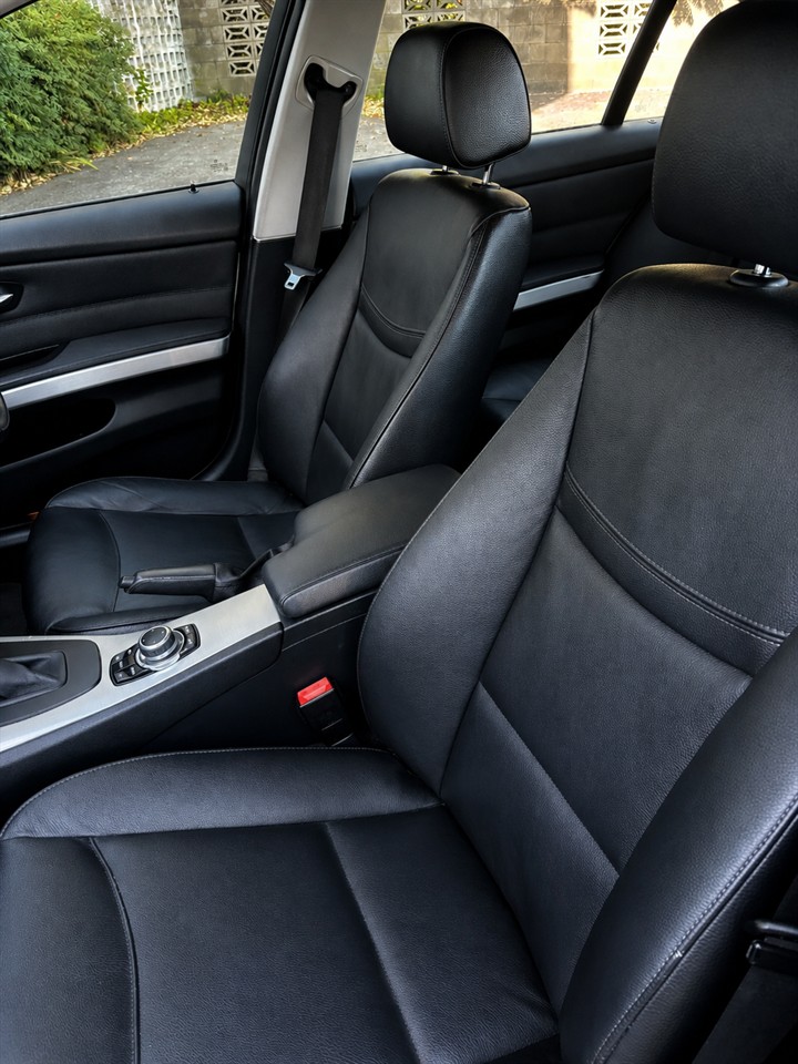 2010 BMW 320i