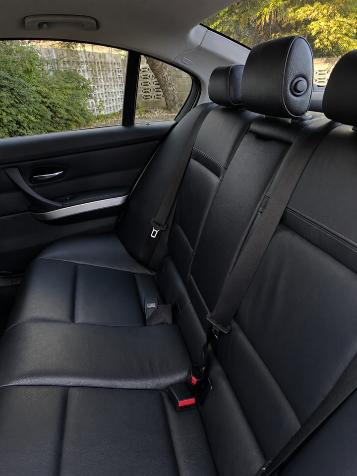2010 BMW 320i