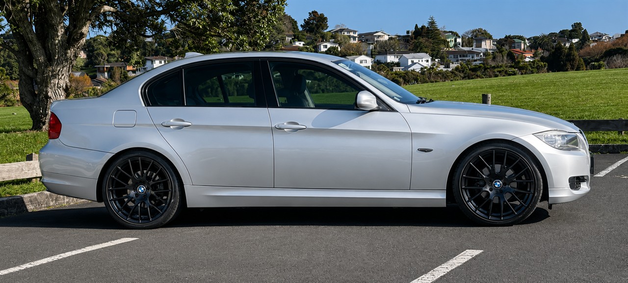2010 BMW 320i