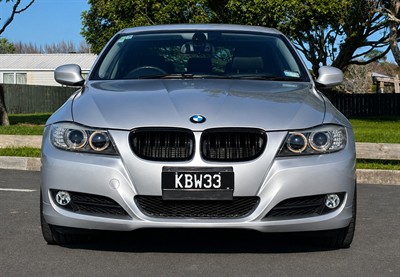 2010 BMW 320i - Thumbnail