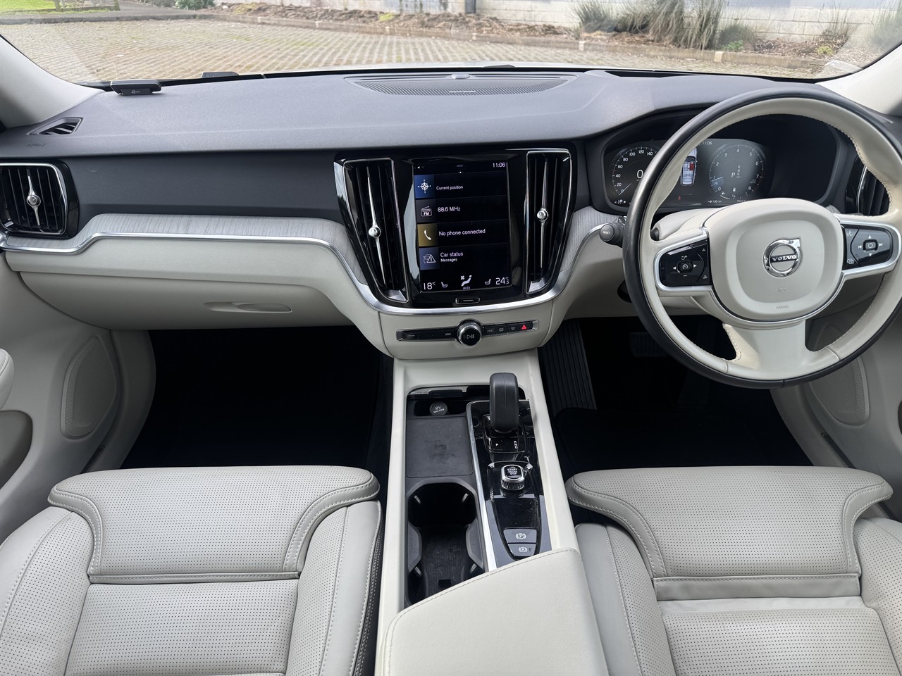 2022 Volvo V60