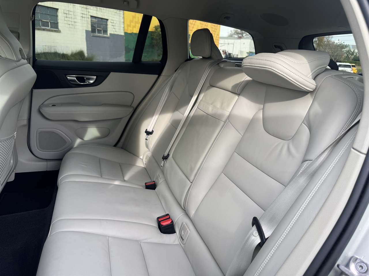 2022 Volvo V60