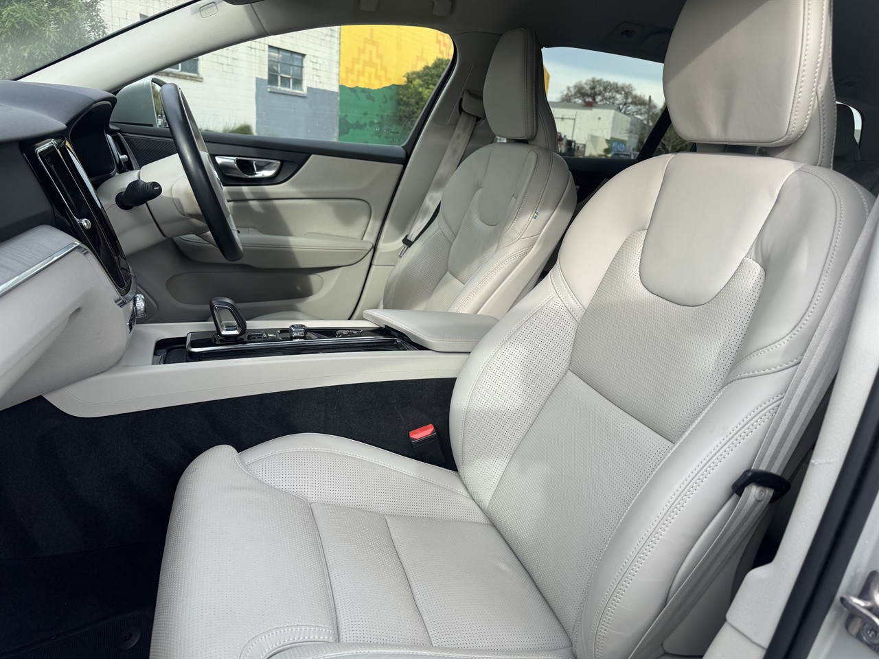 2022 Volvo V60