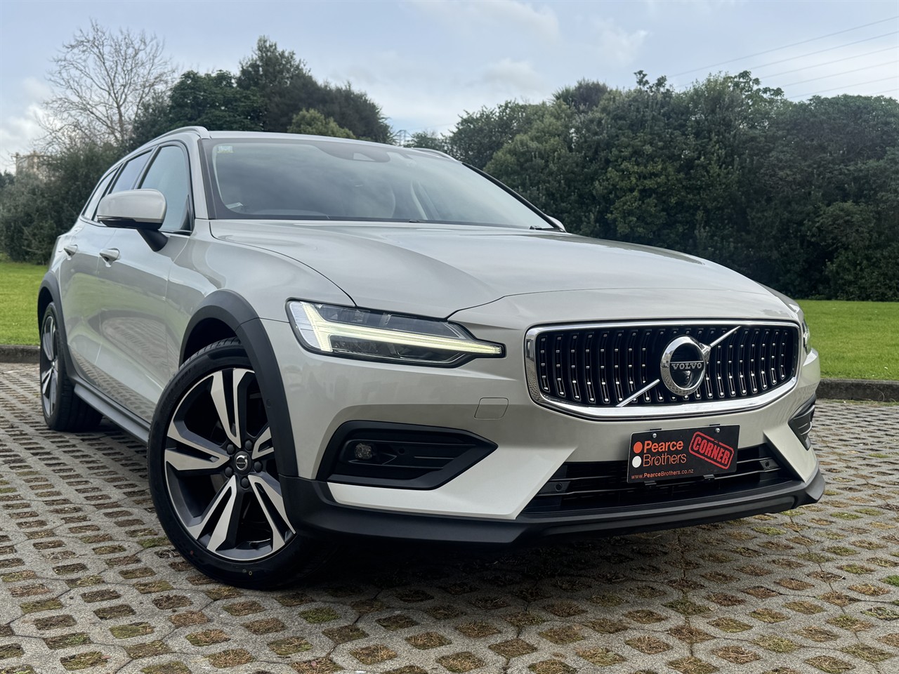 2022 Volvo V60